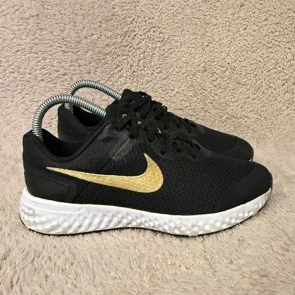 Nike Revolution 5 Kids Running Shoes Sneakers Black Gold DN8207-002 Size 4.5Y